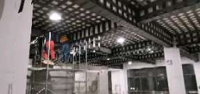 鄂温克一商场梁，楼板碳纤维加固施工